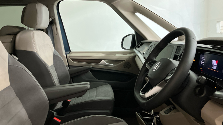 Volkswagen Multivan 2.0 TDI Style 5dr LWB DSG Diesel Estate